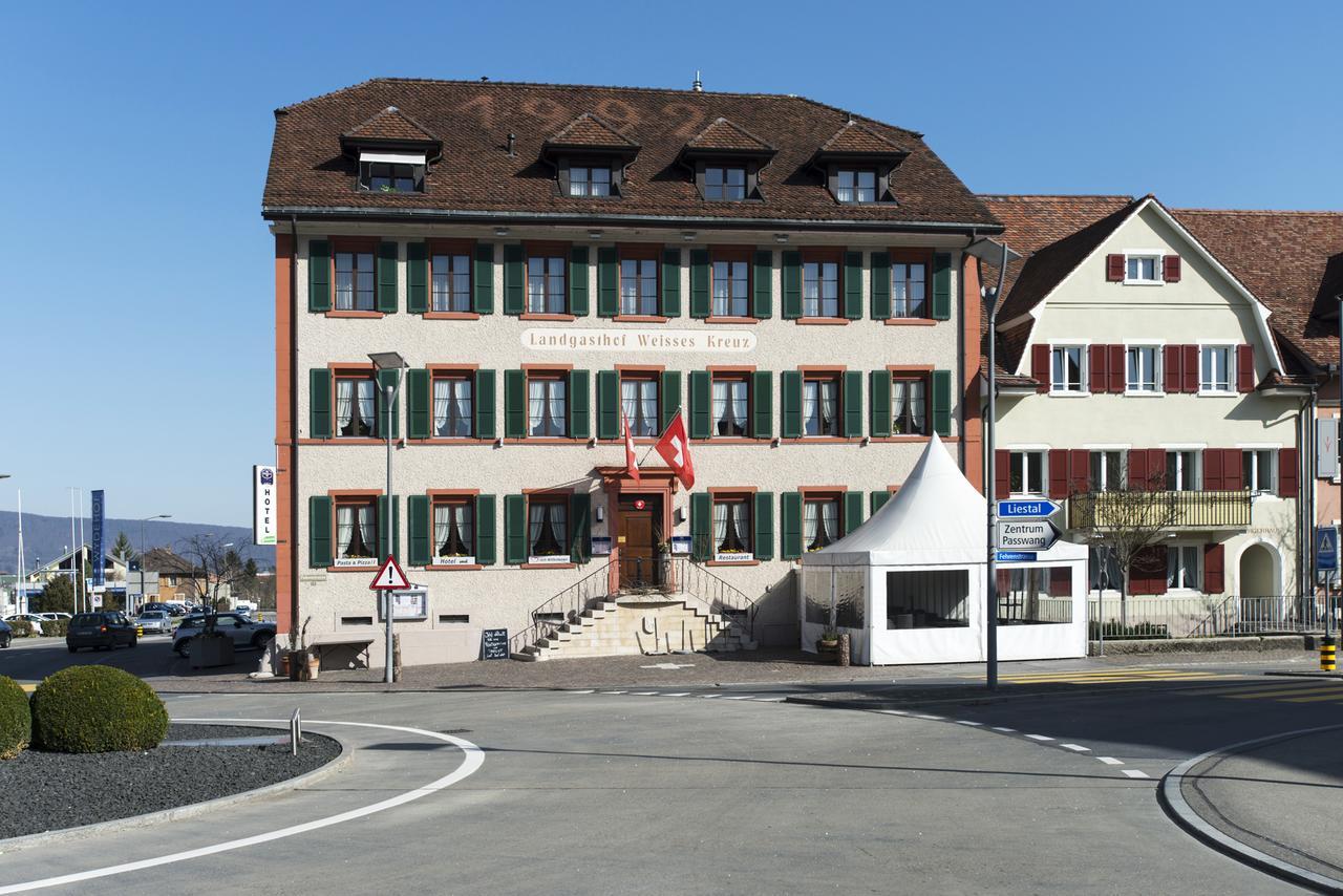 Hotel-Restaurant Weisses Kreuz Breitenbach Exterior photo